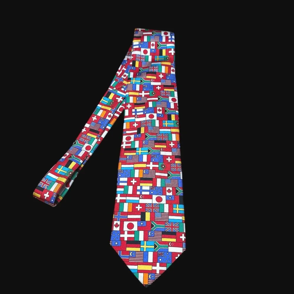 Windsor Collection The Rack Mens Silk Tie International Flags Italy Red Multi